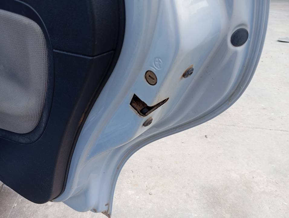CERRADURA PUERTA TRASERA DERECHA