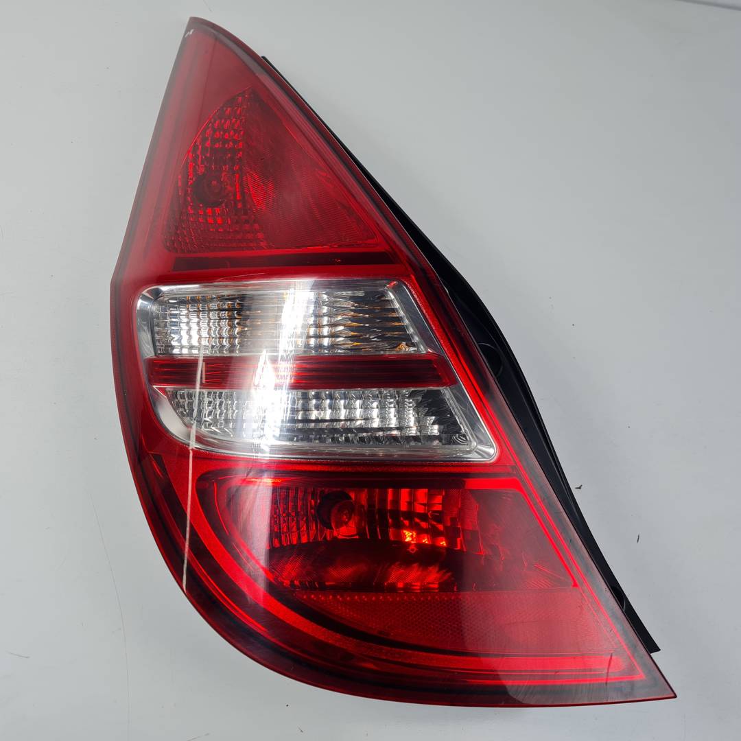 PILOTO TRASERO IZQUIERDO - 924012R0 - HYUNDAI - I30 CW (FD)