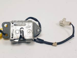 CERRADURA MALETERO / PORTON TOYOTA YARIS (NCP1/NLP1/SCP1) Autodesguaces Alicante