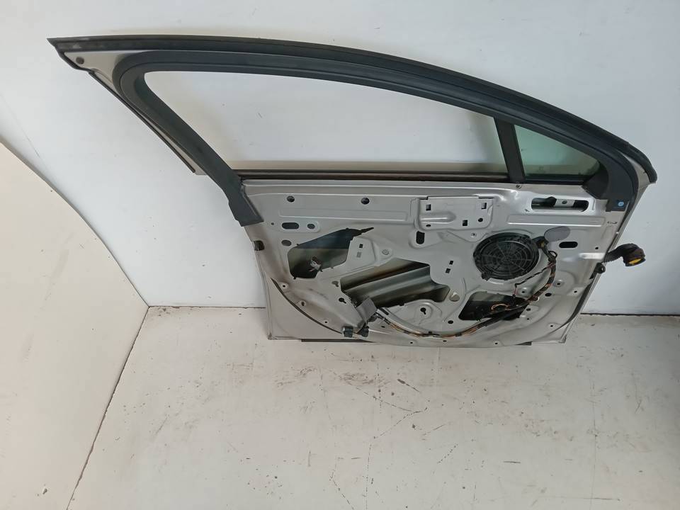 PUERTA DELANTERA IZQUIERDA