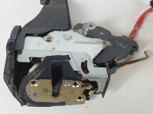 CERRADURA PUERTA TRASERA IZQUIERDA TOYOTA RAV 4 (A2) Autodesguaces Alicante