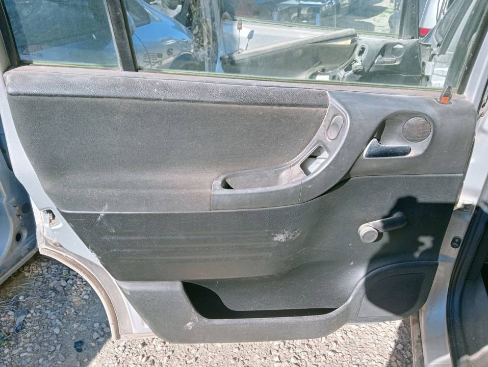 GUARNECIDO PUERTA TRASERA IZQUIERDA