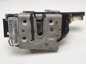CERRADURA PUERTA DELANTERA IZQUIERDA P04589913AE FIAT FREEMONT (345) Autodesguaces Alicante