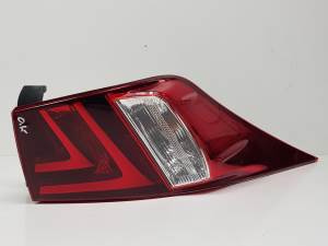 PILOTO TRASERO DERECHO 8155053280 LEXUS IS Autodesguaces Alicante