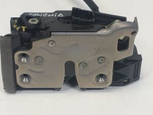 CERRADURA PUERTA DELANTERA DERECHA 13597537 OPEL INSIGNIA GRAND SPORT Autodesguaces Alicante