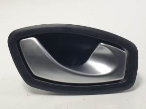 MANETA INTERIOR DELANTERA DERECHA 826720001R RENAULT SCENIC III (JZ) Autodesguaces Alicante