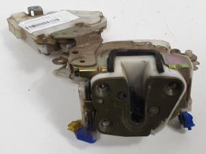 CERRADURA PUERTA DELANTERA DERECHA 8055261U01 NISSAN SERENA (C23M) Autodesguaces Alicante