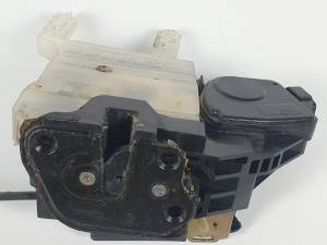 CERRADURA PUERTA DELANTERA IZQUIERDA HYUNDAI TUCSON (JM) Autodesguaces Alicante