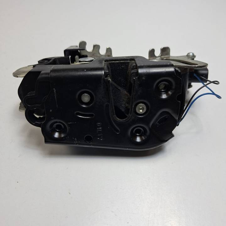 CERRADURA PUERTA DELANTERA IZQUIERDA A6397200300 MERCEDES VIANO (W639) Autodesguaces Alicante