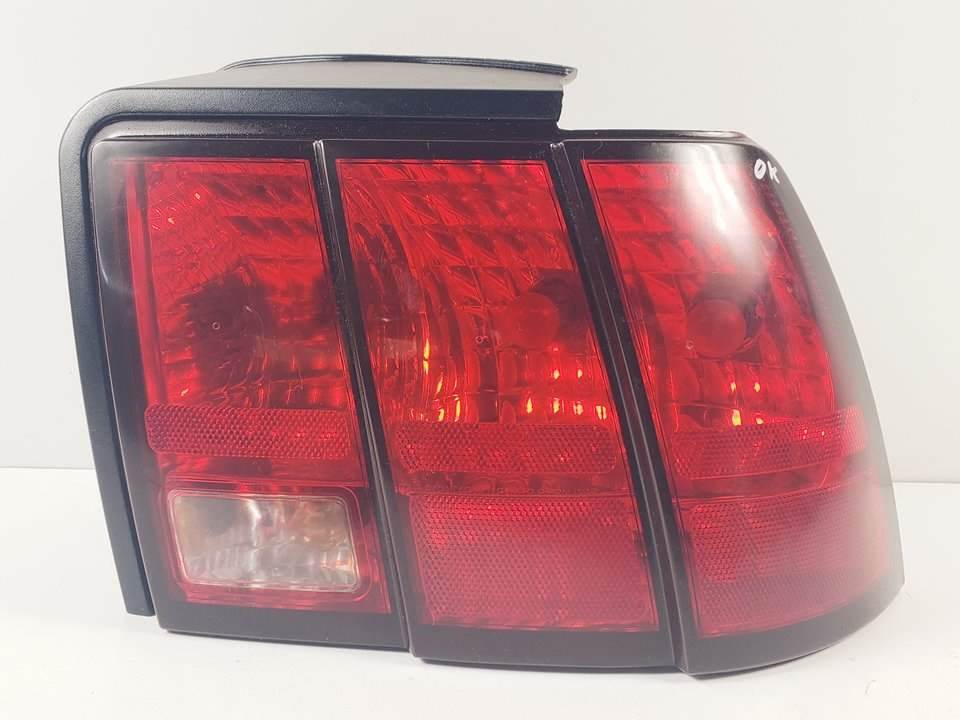 PILOTO TRASERO DERECHO - XR3313B504 - FORD - MUSTANG (SN95)