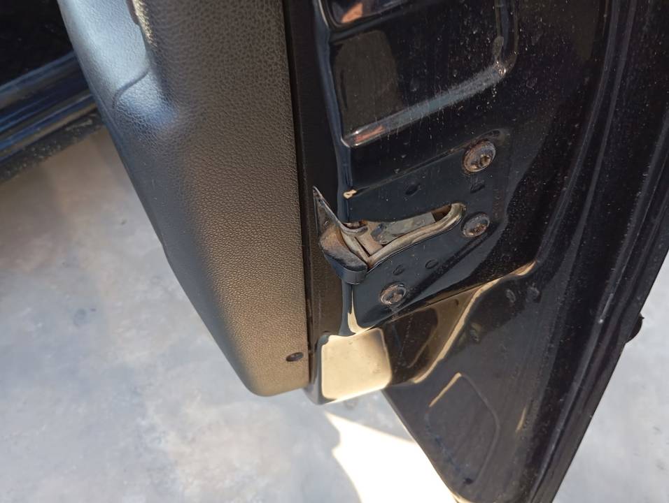 CERRADURA PUERTA DELANTERA DERECHA