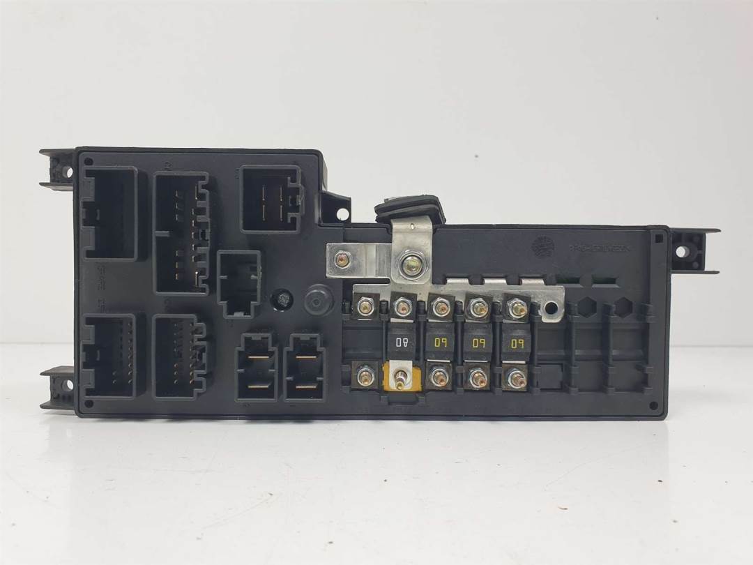 CAJA RELES / FUSIBLES - 8678449 - VOLVO - XC90