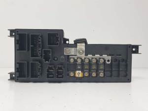 CAJA RELES / FUSIBLES 8678449 VOLVO XC90 Autodesguaces Alicante