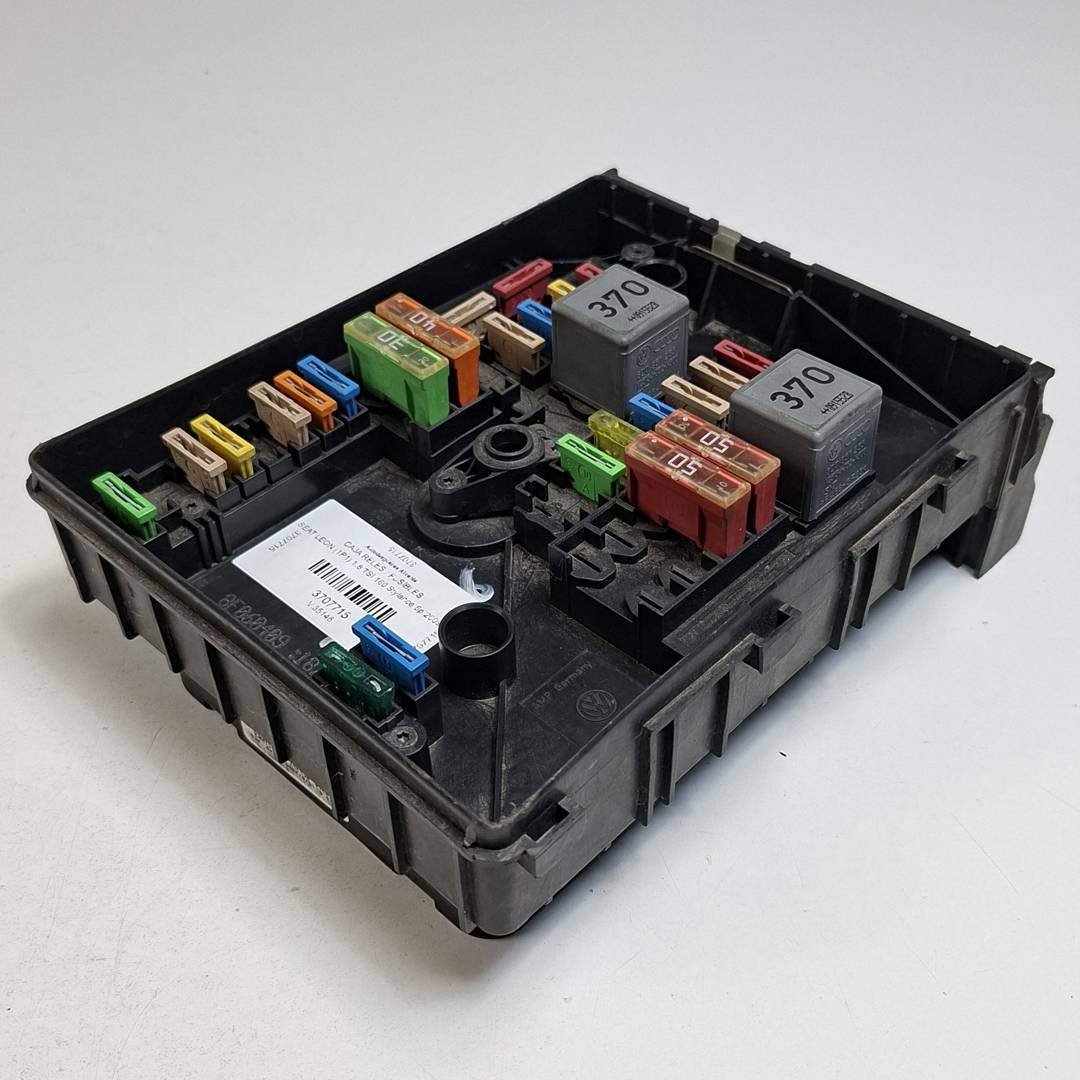 Fuse / relay box - 1K0937125C - SEAT - LEON (1P1)