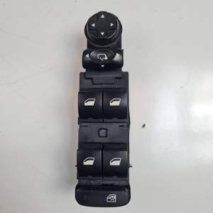 MANDO ELEVALUNAS DELANTERO IZQUIERDO 98242539ZD PEUGEOT 2008 (A94) Autodesguaces Alicante