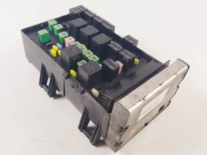 CAJA RELES / FUSIBLES 05144580AC JEEP COMPASS Autodesguaces Alicante