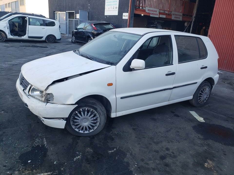 VOLKSWAGEN POLO BERLINA (6N1) (1994 - 1999)
