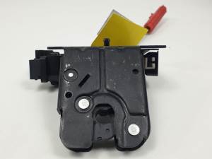 CERRADURA MALETERO / PORTON 8P4827505C AUDI TT (8J3/8J9) Autodesguaces Alicante