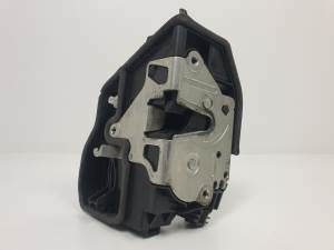 CERRADURA PUERTA DELANTERA DERECHA 7167074 BMW X3 (E83) Autodesguaces Alicante
