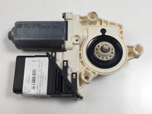 MOTOR ELEVALUNAS TRASERO DERECHO 1C0959812A SEAT LEON (1M1) Autodesguaces Alicante
