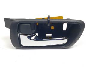 MANETA INTERIOR TRASERA IZQUIERDA 692060F010 TOYOTA COROLLA VERSO (R1) Autodesguaces Alicante