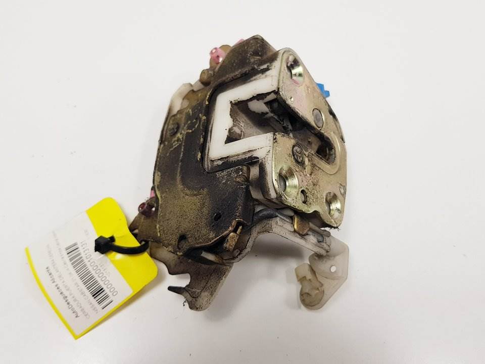 CERRADURA PUERTA DELANTERA DERECHA - NISSAN - CABSTAR 01.04 ->