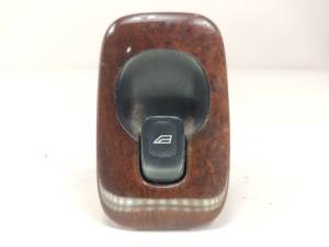 MANDO ELEVALUNAS TRASERO IZQUIERDO 8685288 VOLVO XC90 Autodesguaces Alicante