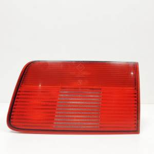 PILOTO TRASERO DERECHO INTERIOR 8361674 BMW SERIE 5 TOURING (E39) Autodesguaces Alicante