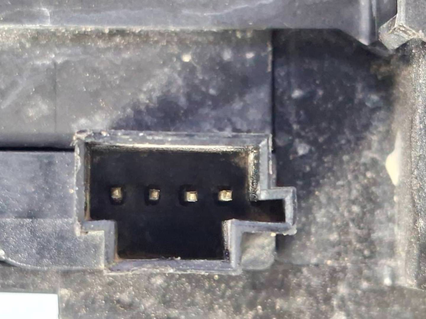 Foto 3 de Cerradura Maletero / Porton Mercedes Clase CLS (w219) (2004–2010)
