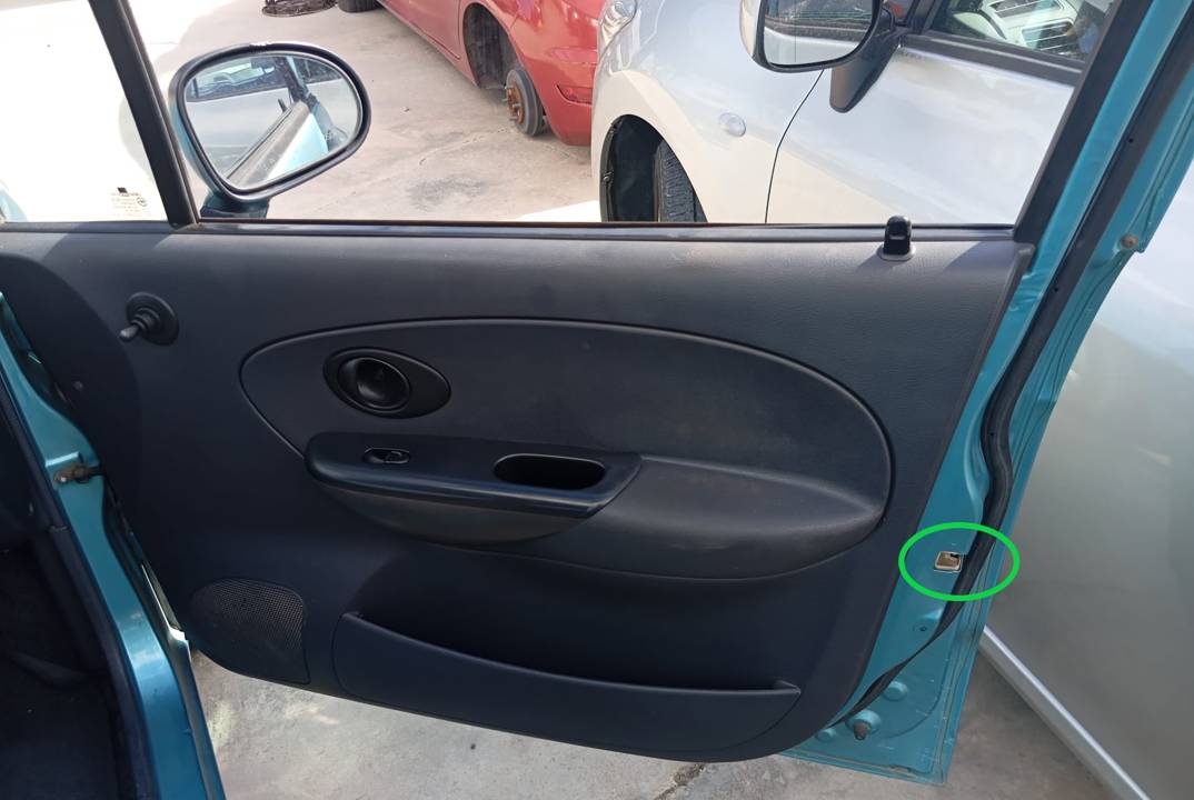 CERRADURA PUERTA DELANTERA DERECHA