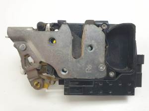 CERRADURA PUERTA DELANTERA DERECHA CHEVROLET KALOS Autodesguaces Alicante