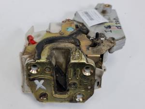 CERRADURA PUERTA TRASERA IZQUIERDA 3126 NISSAN PRIMERA BERLINA (P11) Autodesguaces Alicante