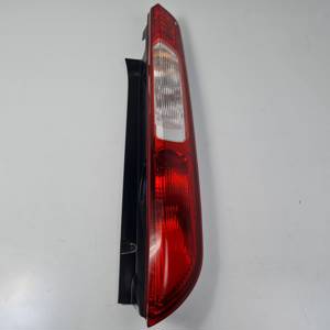 PILOTO TRASERO DERECHO 4M5113404A FORD FOCUS BERLINA (CAP) Autodesguaces Alicante