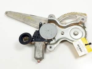ELEVALUNAS TRASERO DERECHO 8572035140 TOYOTA RAV 4 (A3) Autodesguaces Alicante