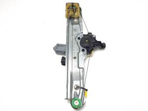 ELEVALUNAS TRASERO DERECHO BM51A27000BE FORD FOCUS LIM. Autodesguaces Alicante
