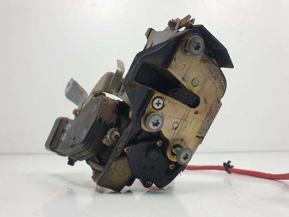CERRADURA PUERTA DELANTERA DERECHA - TOYOTA - HILUX (KDN)