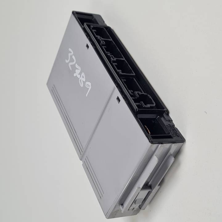 MODULO ELECTRONICO 8264448021 LEXUS RX Series (AL20) Autodesguaces Alicante