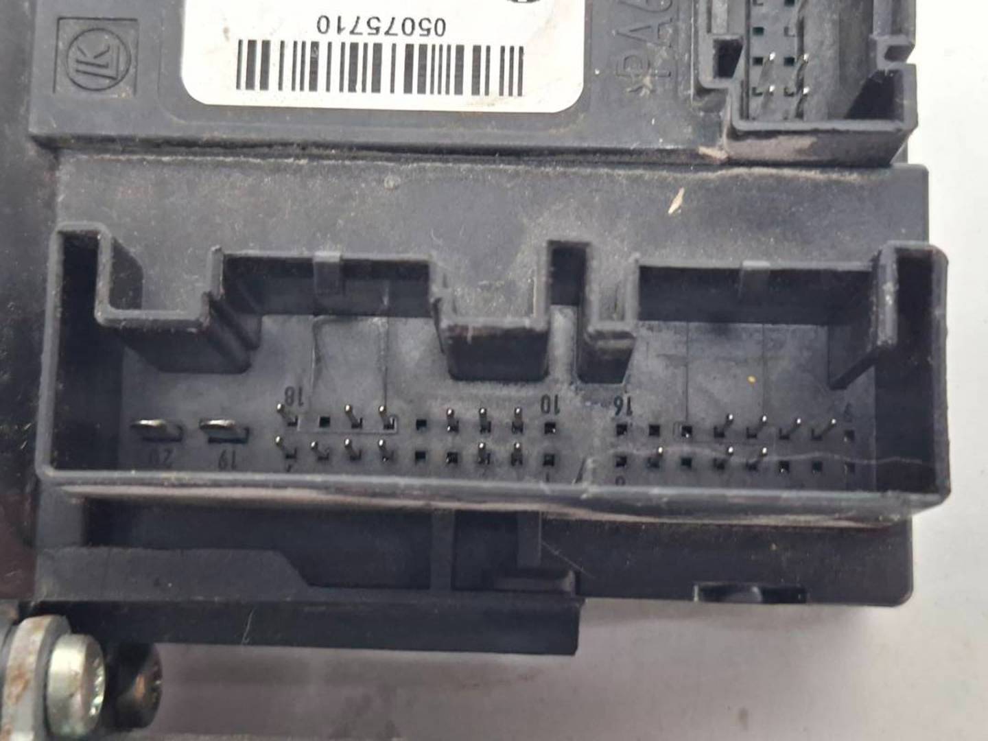 Foto 3 de Motor Cierre Centralizado Delantero Izquierdo Volkswagen Golf V Berlina (1k1) (2003–2009)