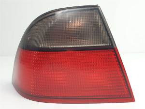 PILOTO TRASERO IZQUIERDO 23140102 SAAB 9-5 SEDÁN Autodesguaces Alicante