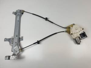 ELEVALUNAS TRASERO DERECHO 827200008R RENAULT MEGANE III SPORT TOURER Autodesguaces Alicante