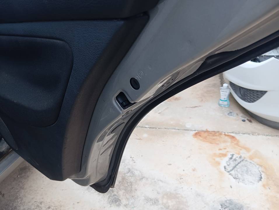 CERRADURA PUERTA TRASERA DERECHA
