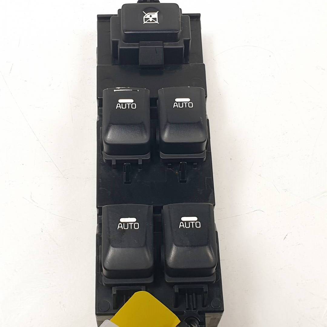 MANDO ELEVALUNAS DELANTERO IZQUIERDO - 93570A2000 - KIA - CEE'D (JD)