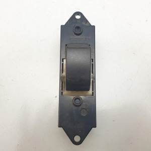 MANDO ELEVALUNAS TRASERO DERECHO MR587944 MITSUBISHI ASX (GA0W) Autodesguaces Alicante