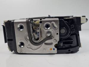 CERRADURA PUERTA TRASERA IZQUIERDA A2047303535 MERCEDES CLASE C (W204) BERLINA Autodesguaces Alicante
