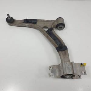 BRAZO SUSPENSION INFERIOR DELANTERO IZQUIERDO A2463330300 INFINITI Q30 Autodesguaces Alicante