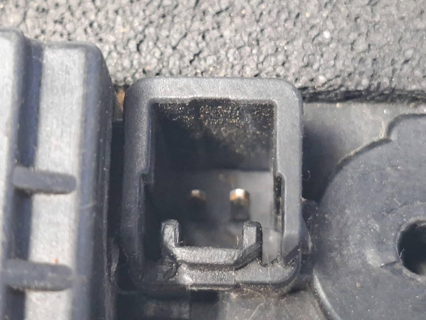 Foto 4 de Cerradura Puerta Delantera Izquierda Mazda 6 Berlina (gg) (2002–2008)