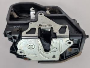 CERRADURA PUERTA TRASERA DERECHA 7167070 BMW SERIE 7 (E65/E66) Autodesguaces Alicante