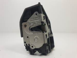 CERRADURA PUERTA TRASERA IZQUIERDA 7167075 BMW X3 (E83) Autodesguaces Alicante