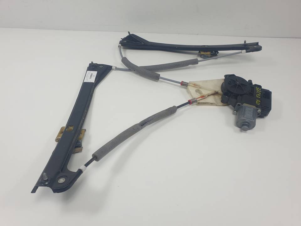 ELEVALUNAS DELANTERO DERECHO