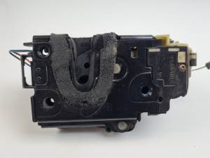CERRADURA PUERTA DELANTERA DERECHA 3B1837016BQ VOLKSWAGEN POLO (9N3) Autodesguaces Alicante